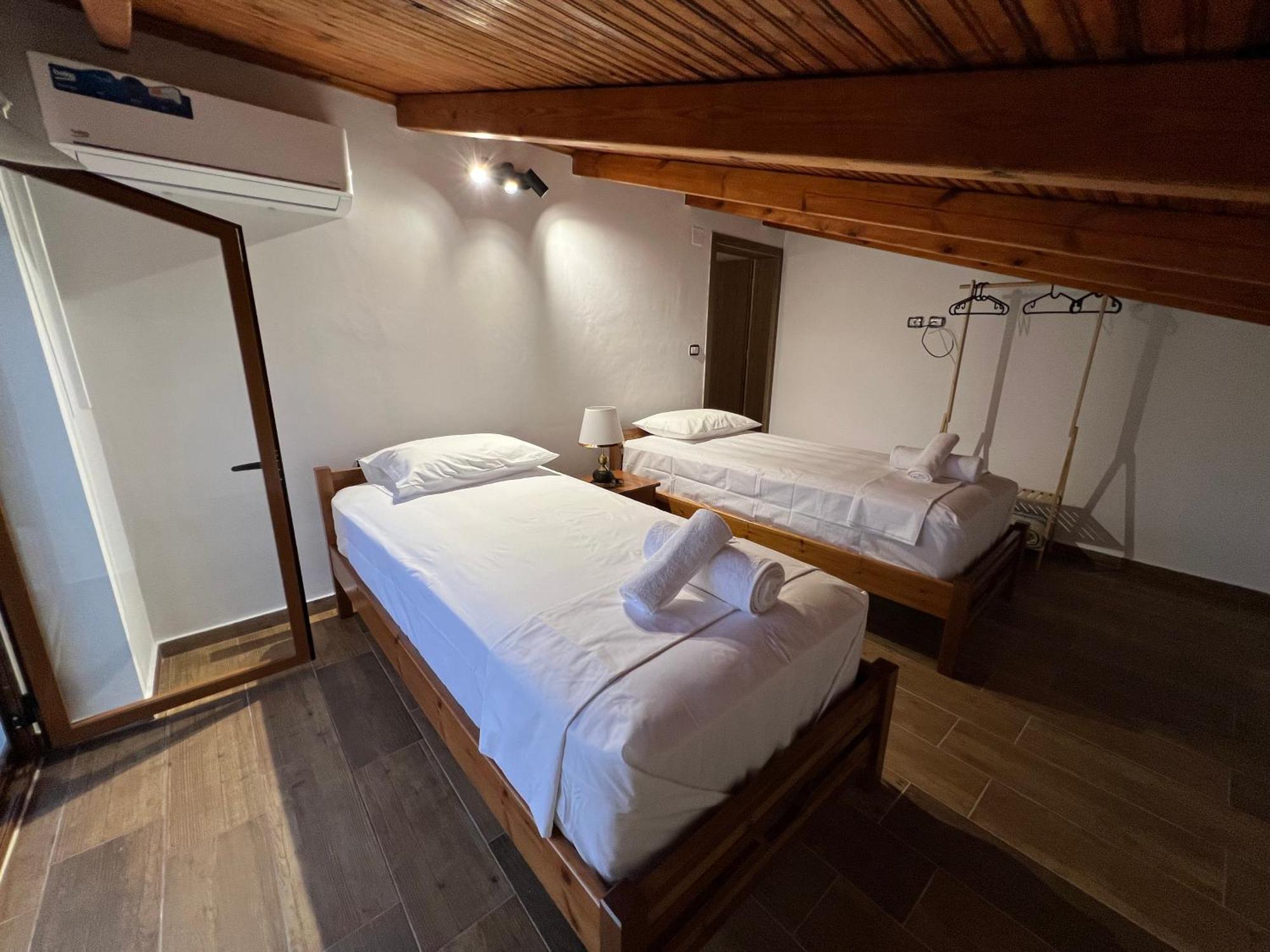 Sajmir Suites Permet Exterior photo